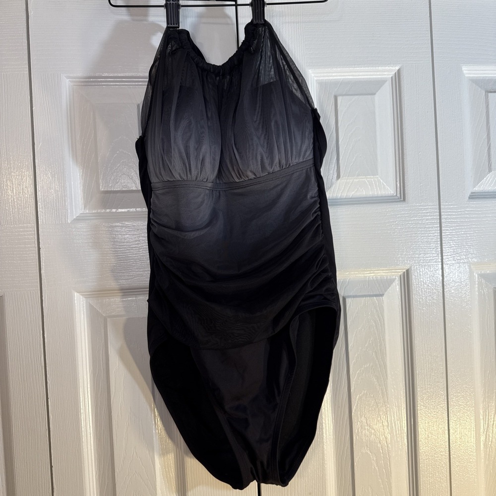 Kenneth Cole Halter Keyhole one‎ piece size Size Large  Black/Gray